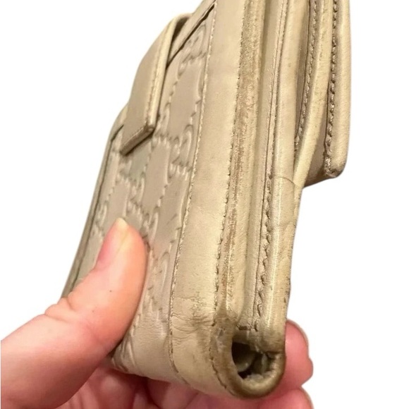 Gucci Cream Embossed Wallet - Picture 7 of 8